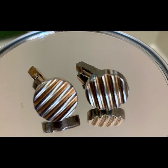 Vintage Swank gold tone cuff links - Picture 1 of 4